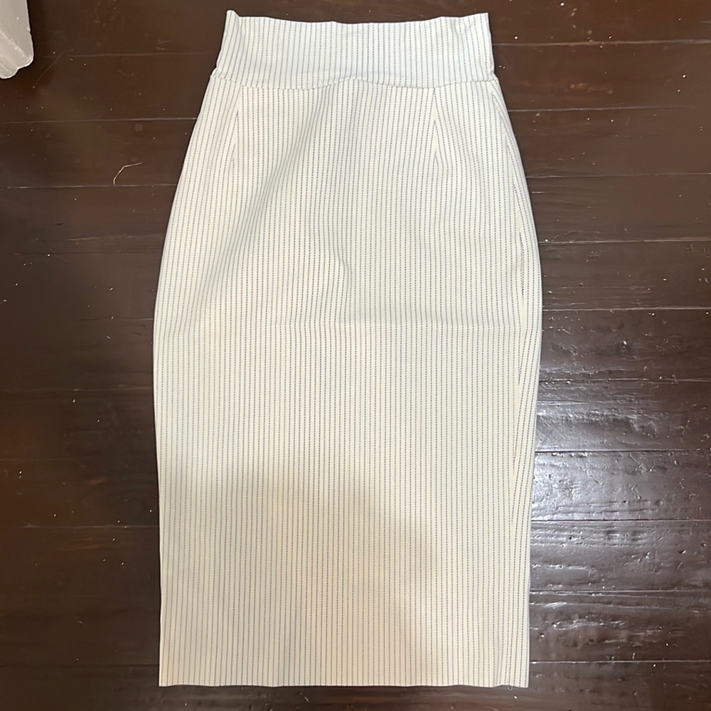 Schella Kann pull on skirt